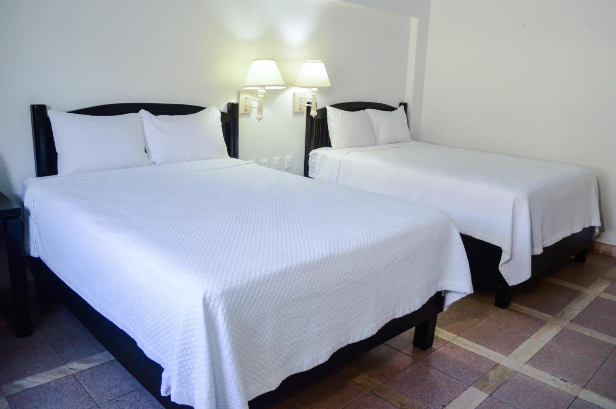Armida Express Hotel Гуаймас Екстериор снимка